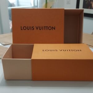 1 PCS Louis Vuitton Orange and Beige Box